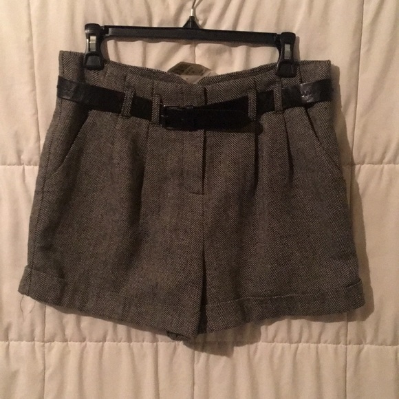 Forever 21 Pants - 🎉Host Pick🎉New Linen Tweed High  Waisted Shorts